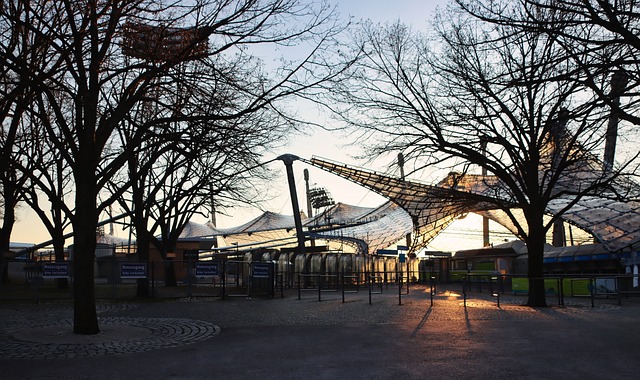 得不重新思 得不重新思